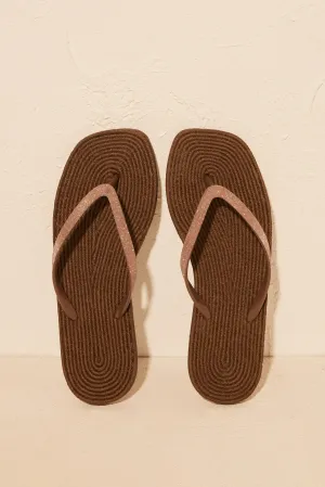 Brown 100% mojable flip-flops