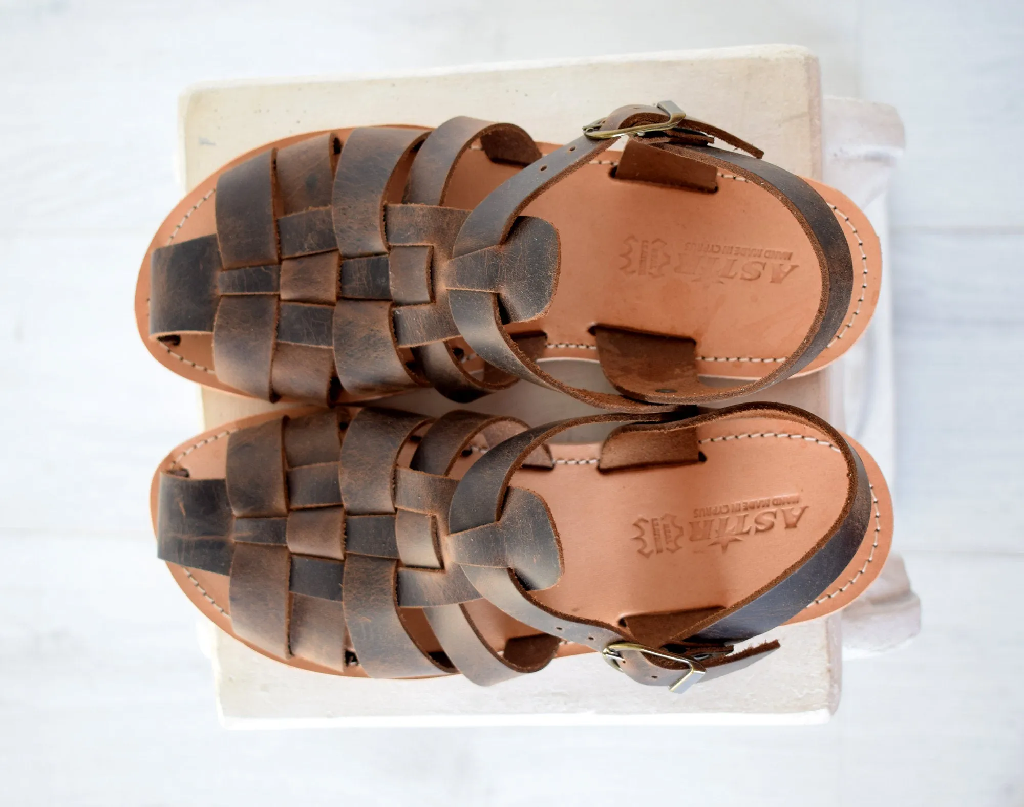 Men sandals, Spartan sandals,  handmade sandals, men sandals, High Quality Genuine Leather sandals, Brown sandals, covered finger toe