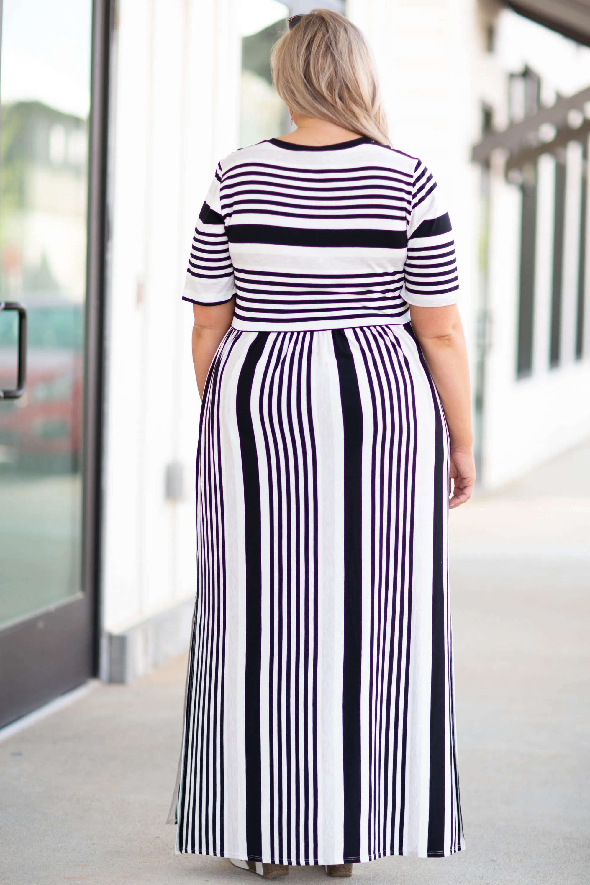 Stripe On Cue Maxi Dress, Black