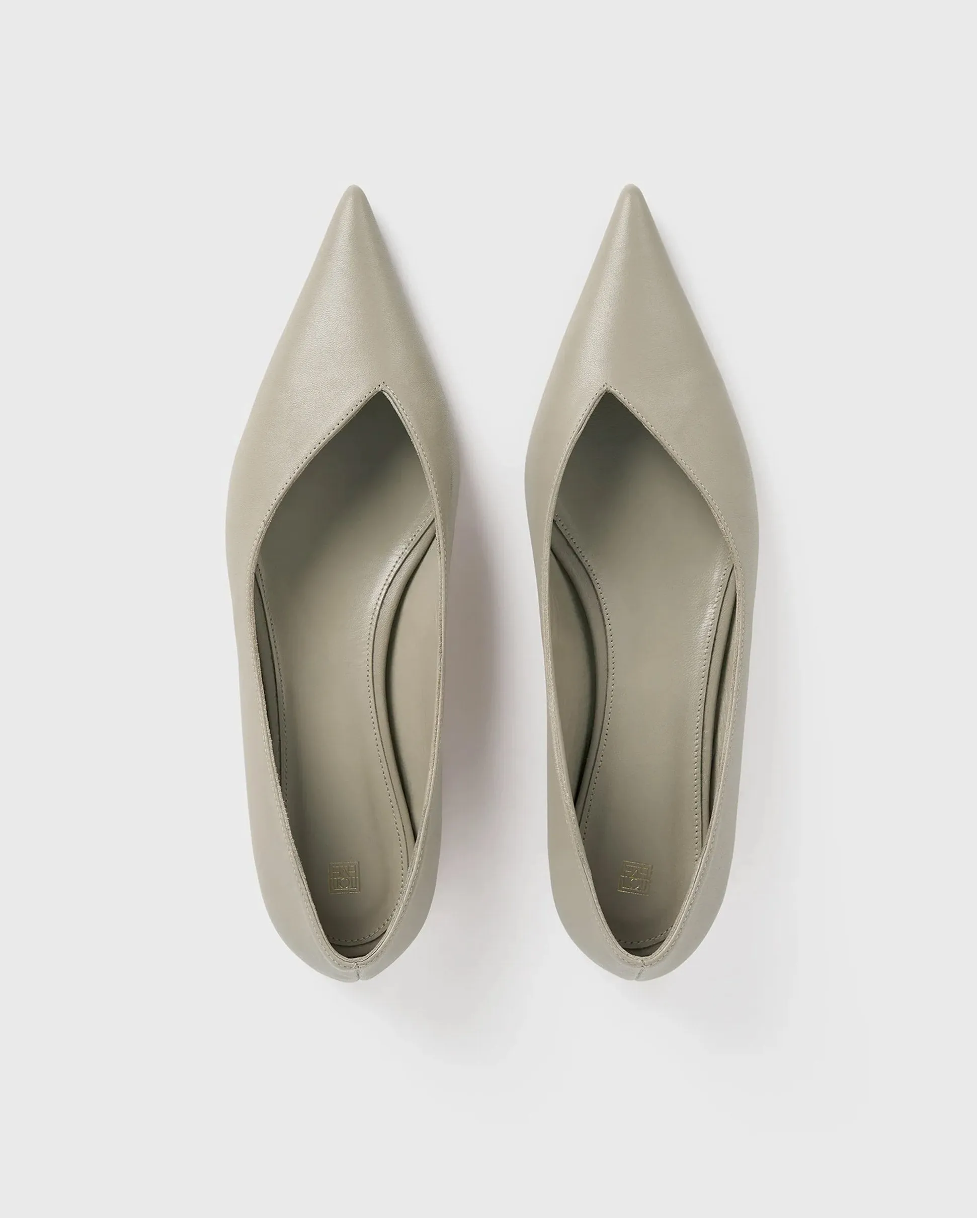 THE ASYMMETRIC BALLERINA  / CLAY