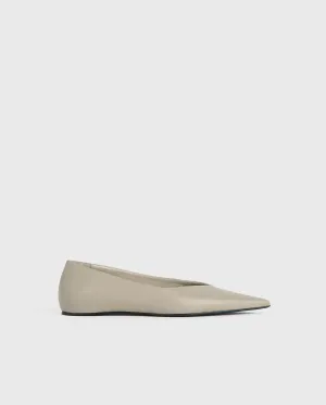 THE ASYMMETRIC BALLERINA  / CLAY