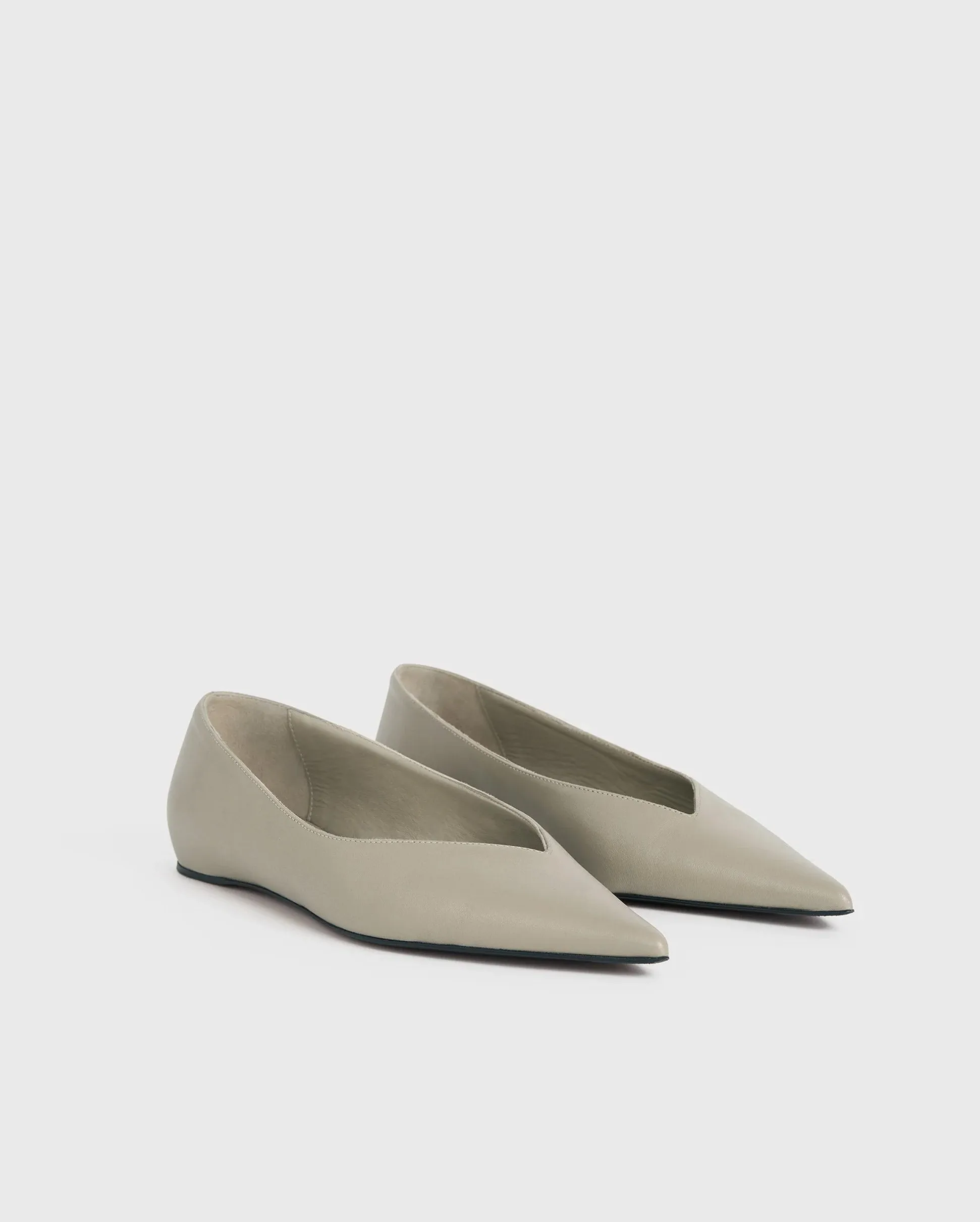 THE ASYMMETRIC BALLERINA  / CLAY